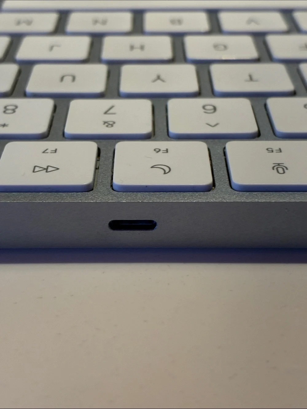 💚Apple magic keyboard lightning wireless Bluetooth QWERTY